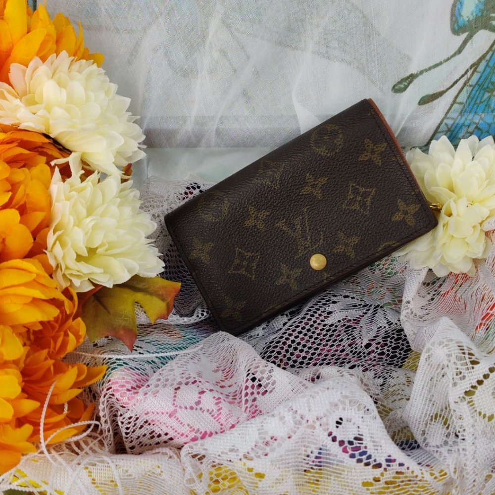 AUTHENTIC LOUIS VUITTON Vintage MONOGRAM TRESOR WALLET Just Serviced